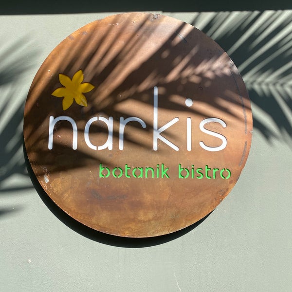 Photo taken at Narkis Botanik Bistro by 🌸 S E V G İ 🌸 on 10/30/2022