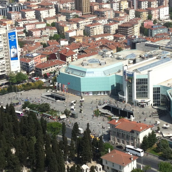 รูปภาพถ่ายที่ Cevahir โดย Mustafa Rıdvan Ç. เมื่อ 5/10/2013