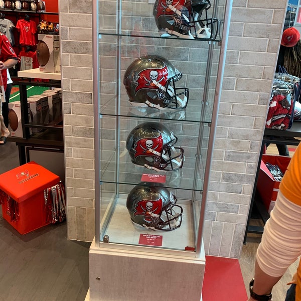 Tampa Bay Buccaneers Team Store - Sporting Goods Retail in Raymond James  Stadium