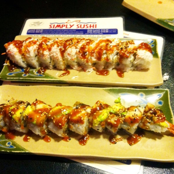 Foto scattata a Simply Sushi da Neomai M. il 12/28/2013