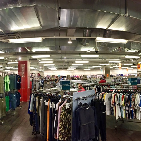 Maxx одежда. Магазин tk maxx в праге. Maxx одежда. Maxx одежда. Новый магазин одежды симферополь.