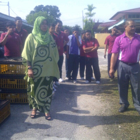 Photos at SMK Datin Onn Jaafar - 2 tips from 88 visitors