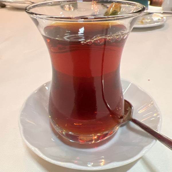 Das Foto wurde bei Köşkeroğlu Baklava &amp; Restaurant von Kean Wah W. am 10/14/2022 aufgenommen