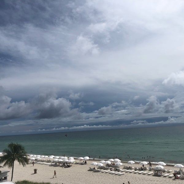 รูปภาพถ่ายที่ Trump International Beach Resort โดย Abdullah M. เมื่อ 8/23/2019