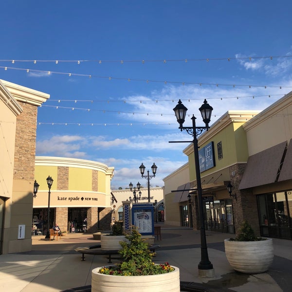 Charlotte Premium Outlets Outlet Mall in Charlotte