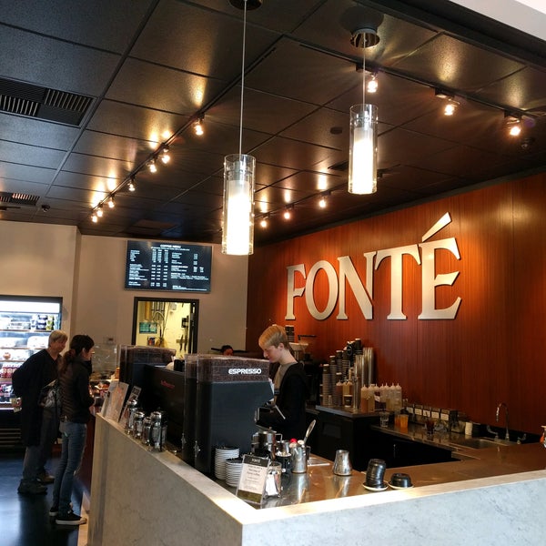Photo taken at Fonté Coffee Roaster Cafe - Bellevue by Roger F. on 2/12/2017