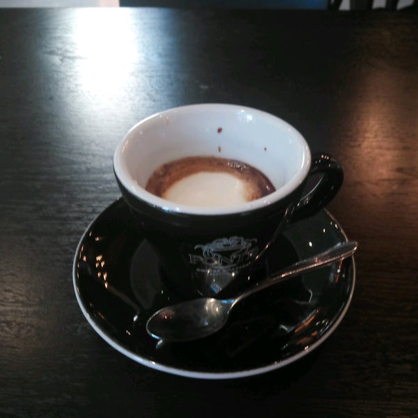 2/13/2017에 Roger F.님이 Fonté Coffee Roaster Cafe - Bellevue에서 찍은 사진