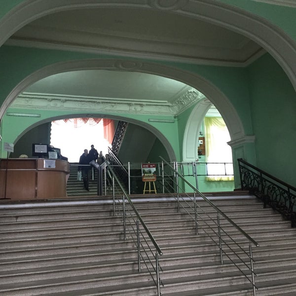 Дворец творчества красноармейская 54. Дворец пионеров Краснодар. Дворец пионеров Краснодар Красноармейская 54. Красноармейская 54 Краснодар. ДДЮТ Краснодар.