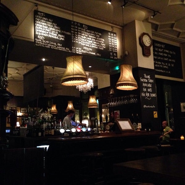 9/15/2013 tarihinde Marko G.ziyaretçi tarafından The North London Tavern'de çekilen fotoğraf