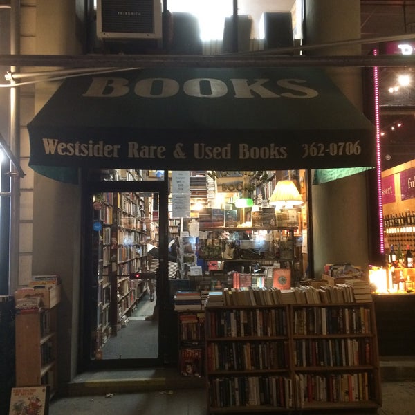 Photo taken at Westsider Rare &amp; Used Books Inc. by Jin O. on 12/3/2015