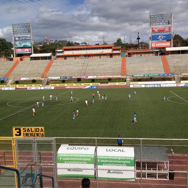 Снимок сделан в Estadio Cementos Progreso пользователем MaGda I. 3/2/2013