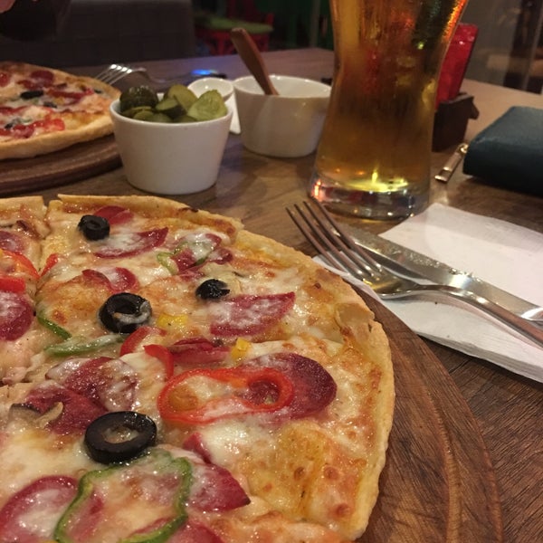 2/5/2018 tarihinde Hatice Ecem D.ziyaretçi tarafından Pizza Napoli'de çekilen fotoğraf