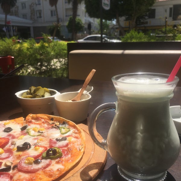 4/10/2018 tarihinde Hatice Ecem D.ziyaretçi tarafından Pizza Napoli'de çekilen fotoğraf