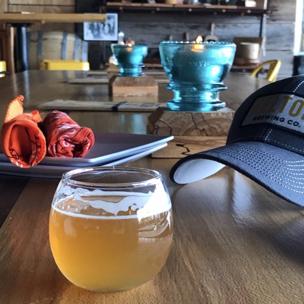 Photo taken at Helton Brewing Company by Hector R. on 3/9/2019