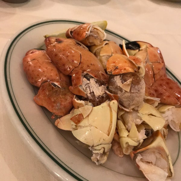 Photo taken at Joe&#39;s Seafood, Prime Steak &amp; Stone Crab by Lorie S. on 6/9/2017