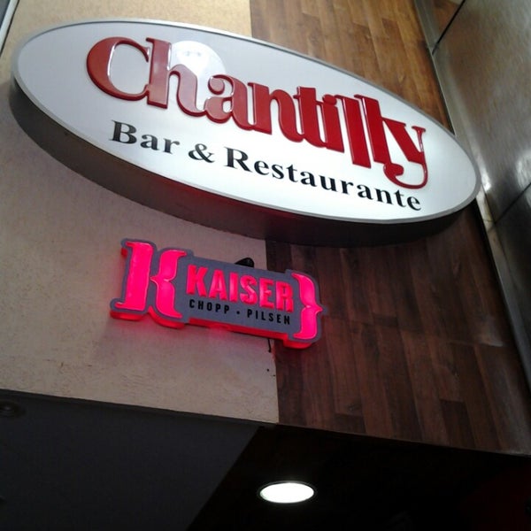 Foto scattata a Chantilly Bar e Restaurante da Christiano D. il 4/9/2013
