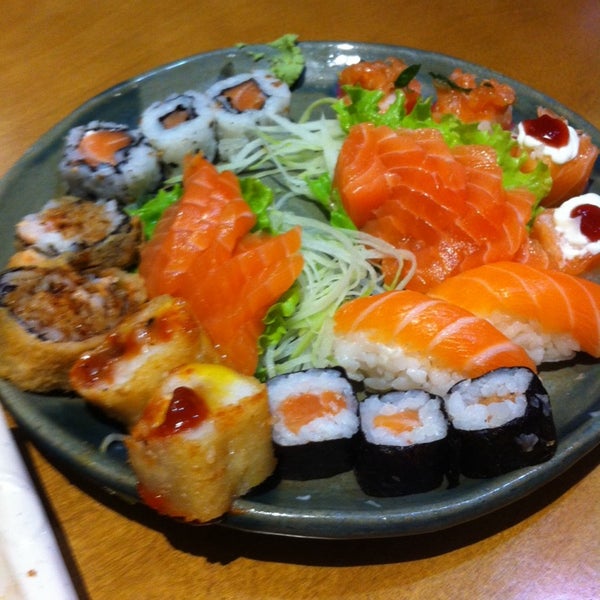 A hora do almoço perfeita é - Watashi Sushi Piracicaba