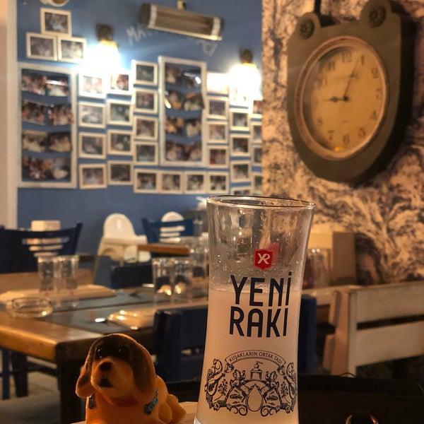Foto tirada no(a) Mavi Balık&amp;Meze Restaurant por Burcu Ü. em 11/2/2019