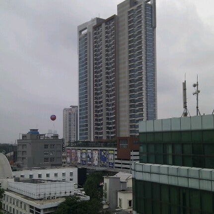 Photo taken at Liberta Hotel Kemang (formerly favehotel Kemang) by andrianto m. on 1/18/2013