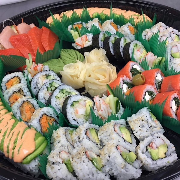 ‘Tis the season for party trays! This one has a couple Fireman rolls, a couple Dynamite rolls, a couple California rolls, a yam roll, a Popeye roll and a mixed sashimi. . #SushiQ #SushiQKelowna