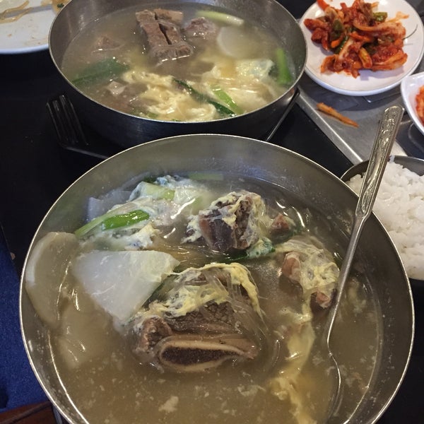 รูปภาพถ่ายที่ Seoul Garden Restaurant โดย Nina Z. เมื่อ 11/6/2016
