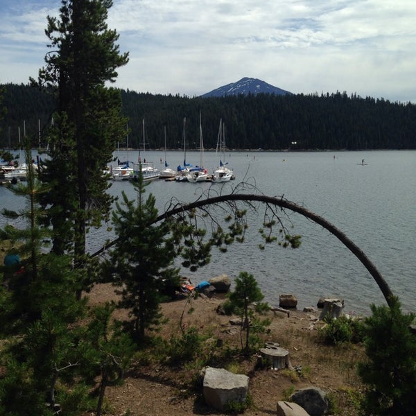 Foto tomada en Elk Lake Resort and Marina  por Barb G. el 7/27/2014