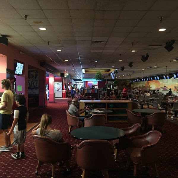 Acadiana Lanes Bowling Alley in Lafayette