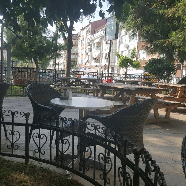 9/27/2017에 Cem E.님이 Fırat Nargile Cafe에서 찍은 사진