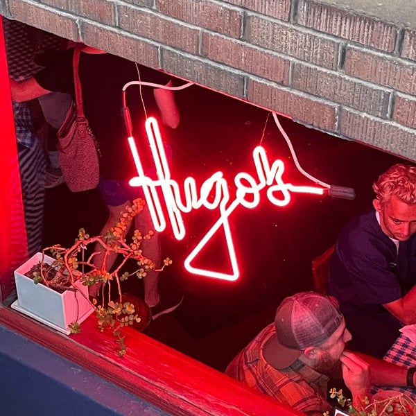 Foto diambil di Hugo&#39;s Restaurant oleh ed p. pada 7/27/2021