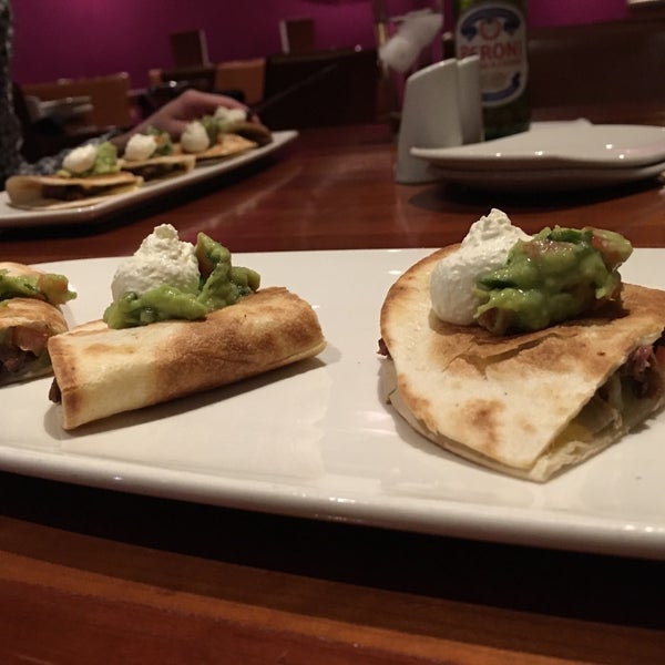 Photo taken at Cantina Laredo by Kevin D. on 12/23/2015