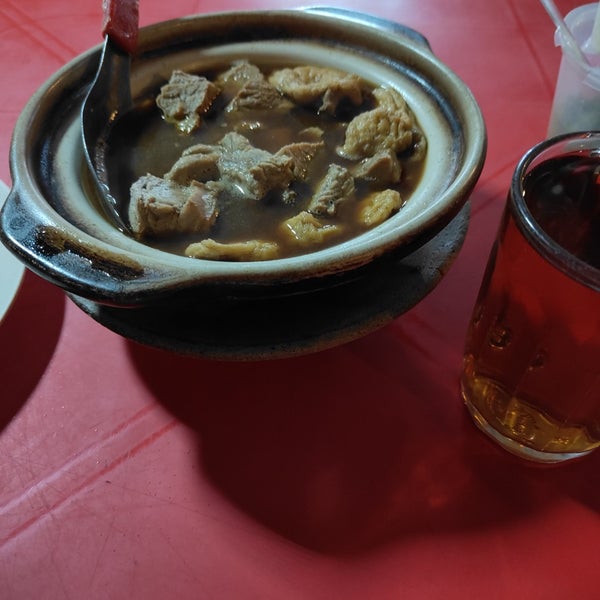 Das Foto wurde bei Fatty Bak Kut Teh &amp; Steamed Fish Head von Pragatheswara T. am 11/4/2023 aufgenommen