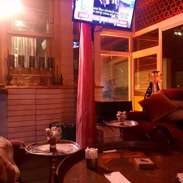 11/28/2018 tarihinde Ata Zorbey E.ziyaretçi tarafından Al Fakheer Shisha Lounge'de çekilen fotoğraf