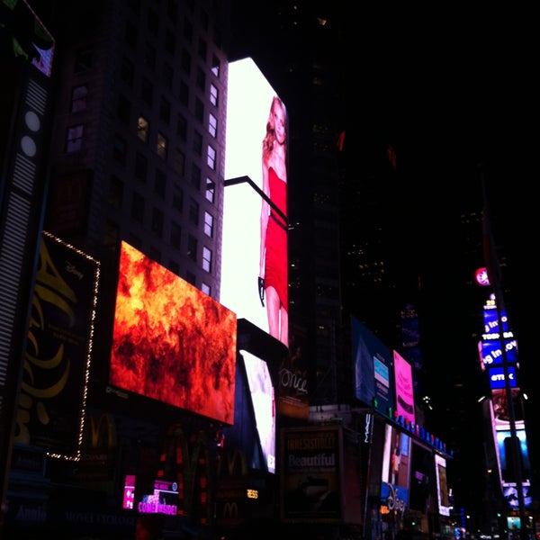 2/13/2014 tarihinde Selmin K.ziyaretçi tarafından Broadway @ Times Square Hotel'de çekilen fotoğraf