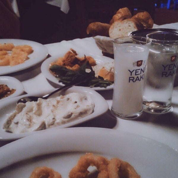 Foto scattata a Vira Balık Restaurant da Nevriye Dikme il 3/15/2015