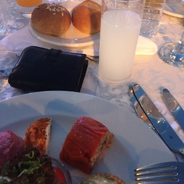 Das Foto wurde bei Cevahir Hotel Asia von Yücel Ateş am 8/21/2021 aufgenommen