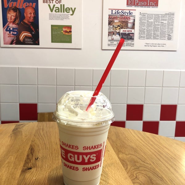 Photo taken at Five Guys by Bee t. on 10/8/2018