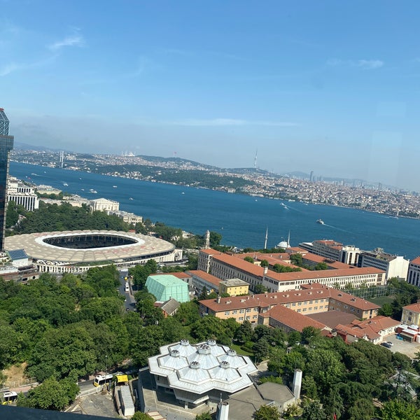Photo taken at City Lights Restaurant &amp; Bar InterContinental Istanbul by Ferhat🇮🇹♾😎 on 6/2/2022