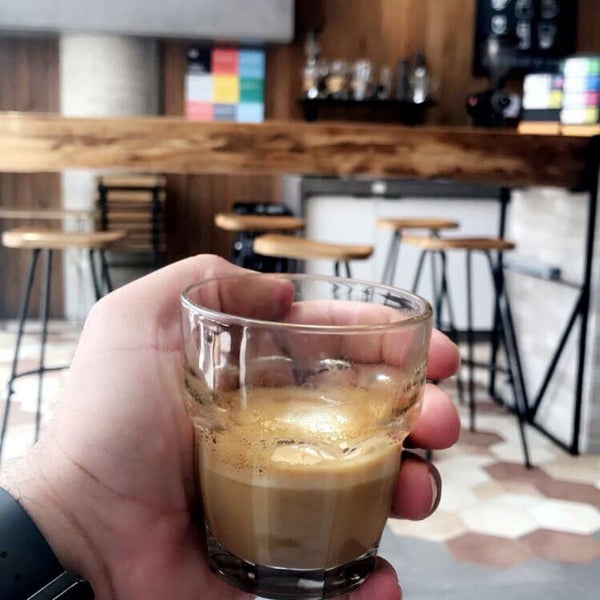 Foto tirada no(a) Melange Coffee House por M em 6/8/2019