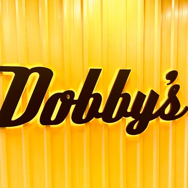 Foto tirada no(a) Dobby&#39;s Burger Place por Anil em 5/20/2021