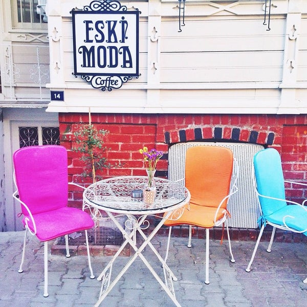 6/16/2015 tarihinde Esengul C.ziyaretçi tarafından Eski Moda Coffee'de çekilen fotoğraf