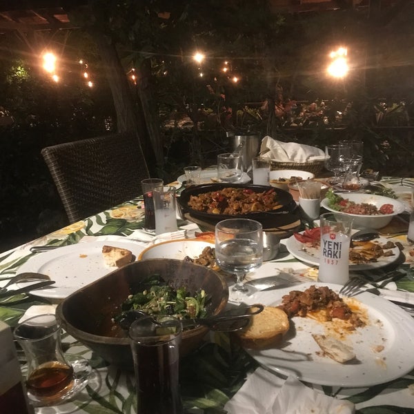 Das Foto wurde bei Yalı Restaurant von ERKAN  D. am 8/21/2021 aufgenommen