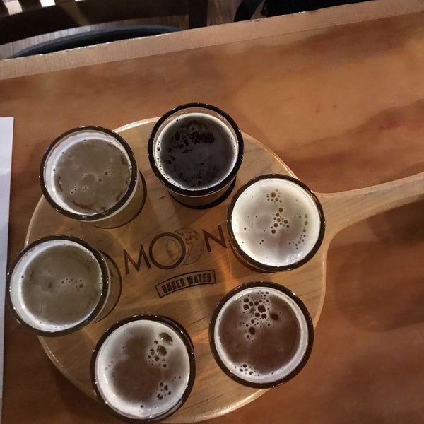 Photo taken at Moon Under Water Pub &amp; Brewery by Dene G. on 12/27/2019