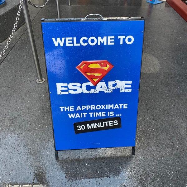 Photo taken at Superman Escape by Ariel P. on 10/11/2019