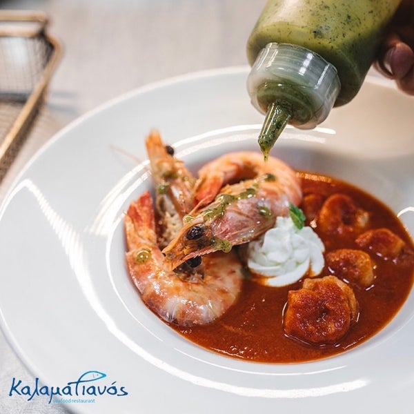 Foto tirada no(a) Kalamatianos Seafood Restaurant por Kalamatianos S. em 8/4/2019