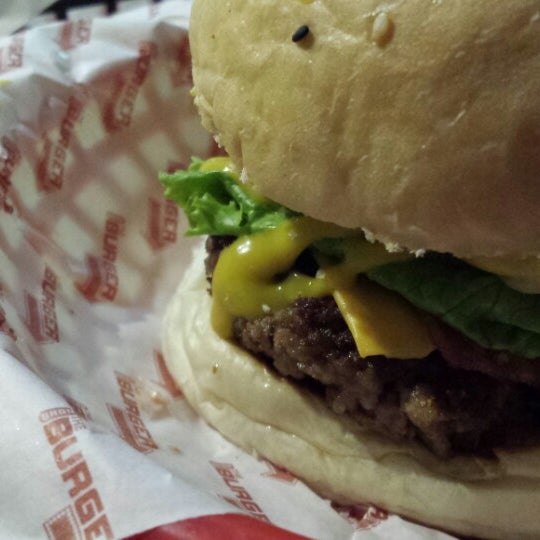 Foto tirada no(a) BRGR: The Burger Project por Micon S. em 10/23/2013