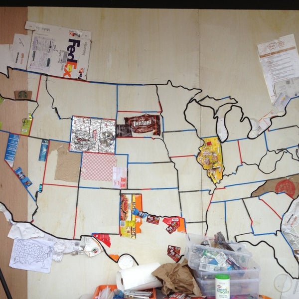3/9/2013 tarihinde Laura J.ziyaretçi tarafından Trash Art Mural - Glad/Keep America Beautiful'de çekilen fotoğraf