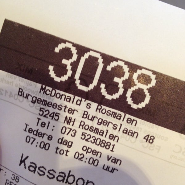 รูปภาพถ่ายที่ McDonald&#39;s โดย Mitch G. เมื่อ 8/18/2013