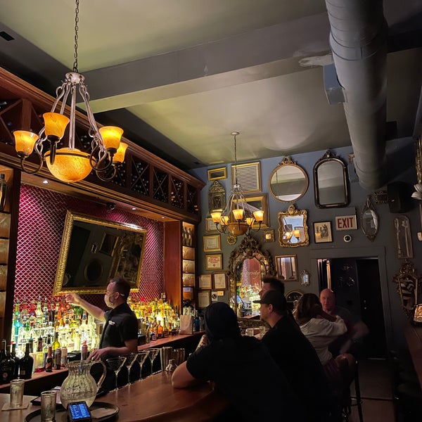8/25/2021にTalal A.がMarty&#39;s Martini Barで撮った写真