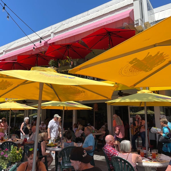 Cha Cha Coconuts Bar in St. Armands