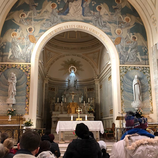 Photo taken at Chapelle Notre-Dame de la Médaille Miraculeuse by Celina.H P. on 2/12/2019